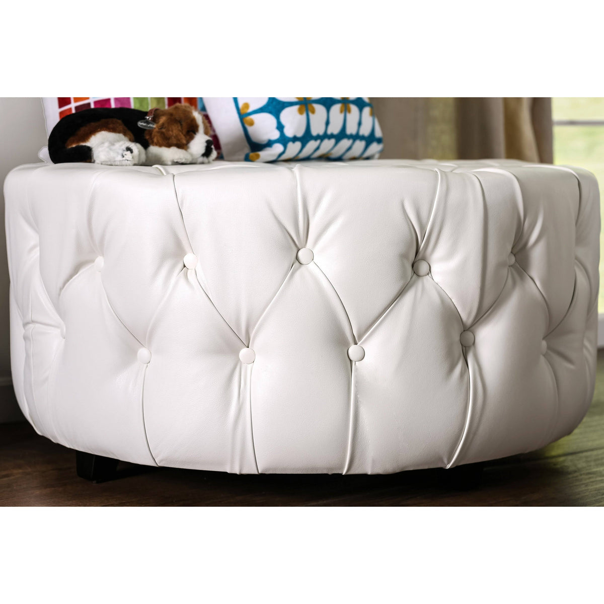White Round Bonded Leather Ottoman A95761