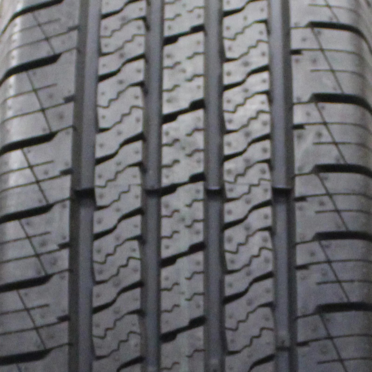 245/60R18 105H Highway Tire K218368