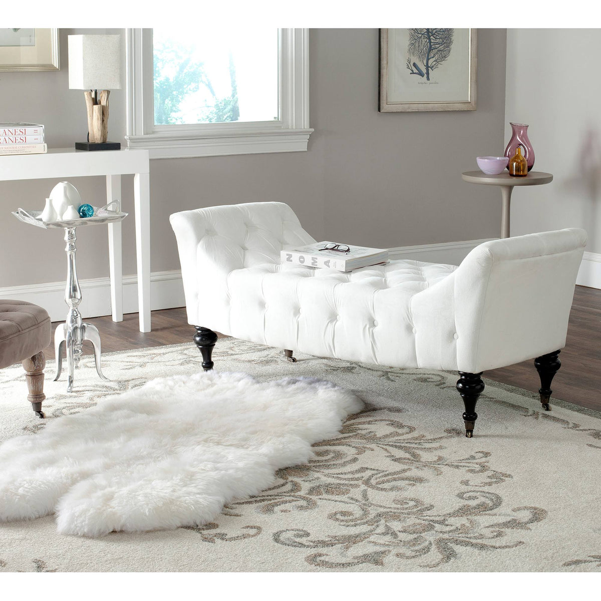 White Tufted Bench Q964