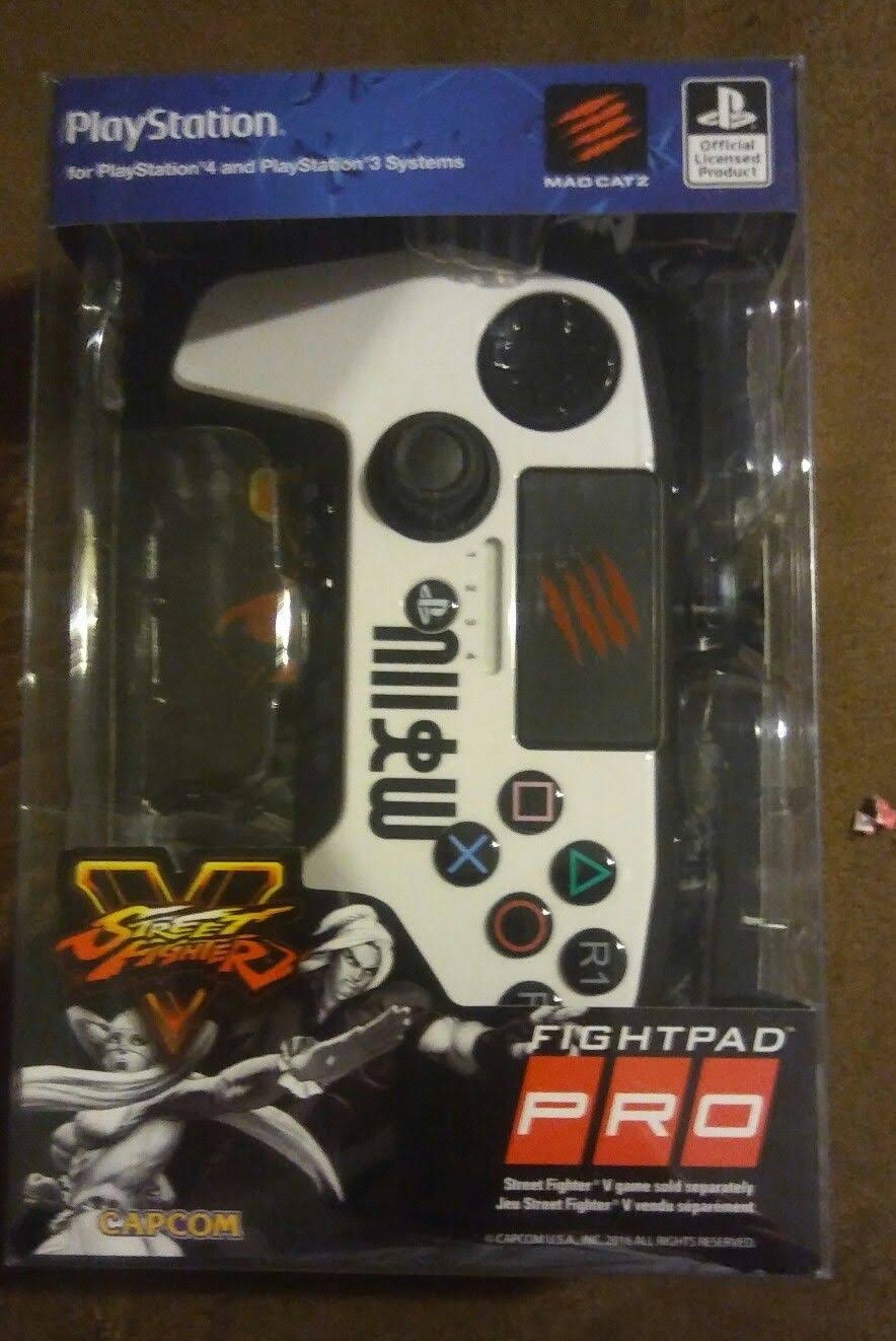 White Fightpad Pro for Playstation 4 U420039
