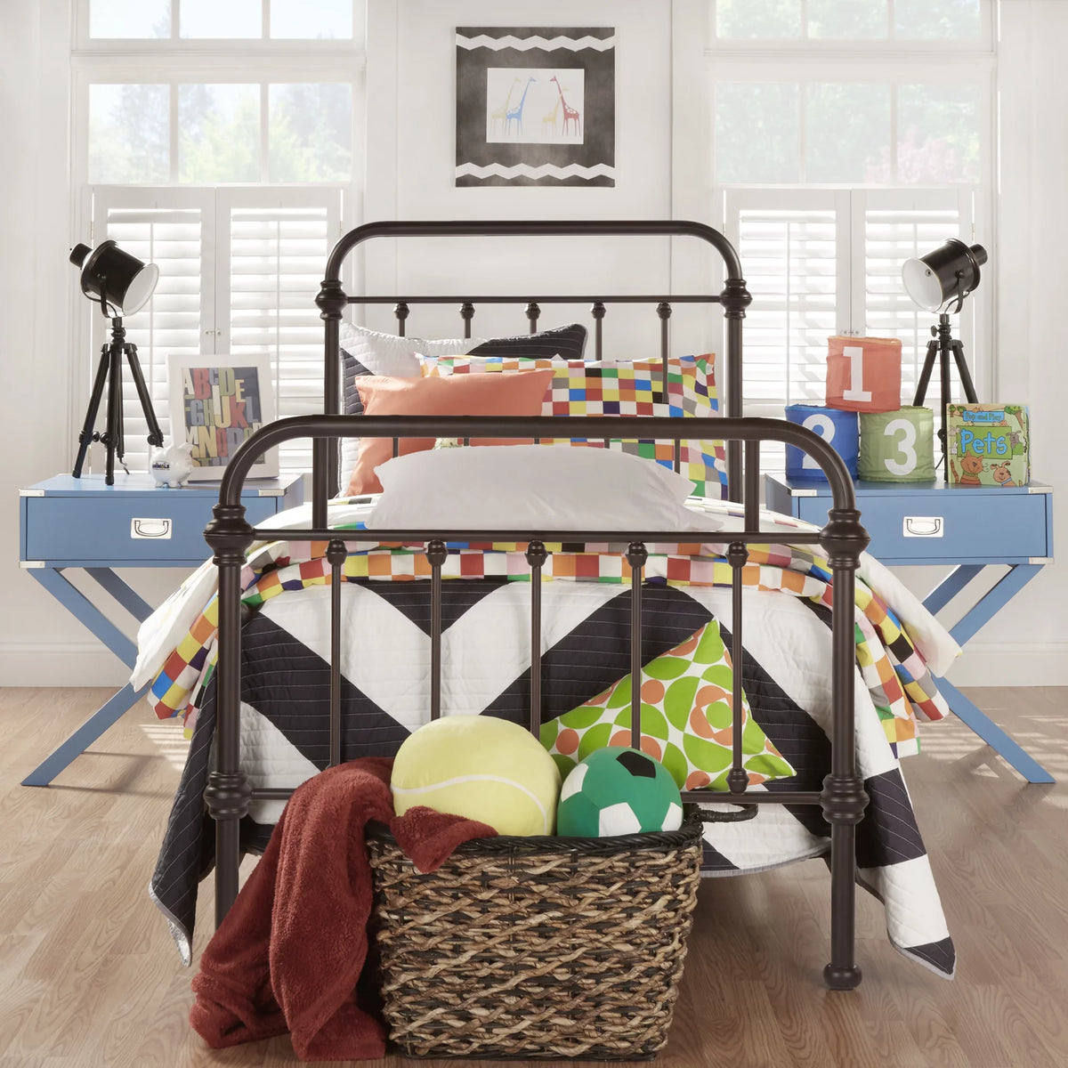 Queen Metal Bed Y783293