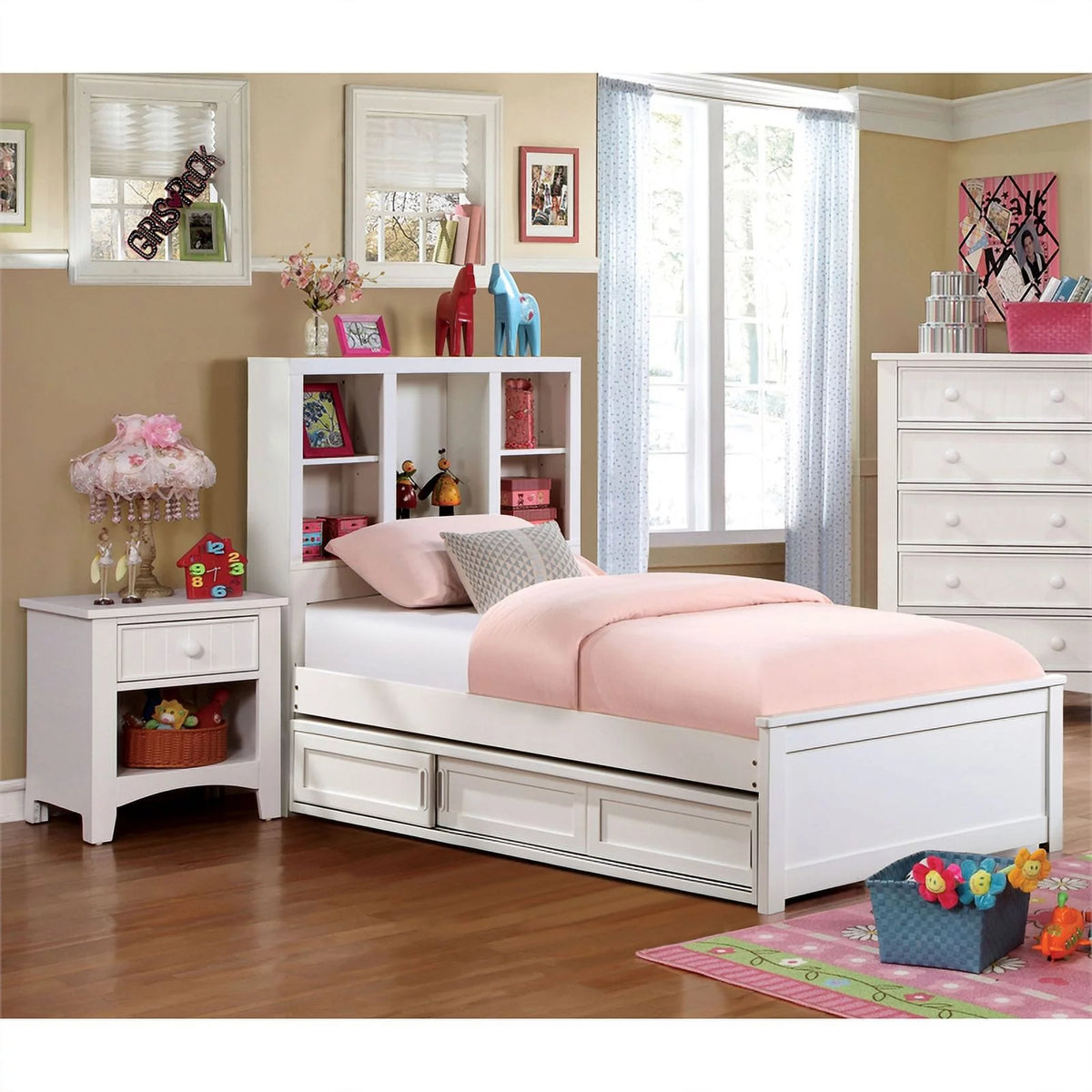 White Wood Bedroom Set with Sliding Door Storage N112