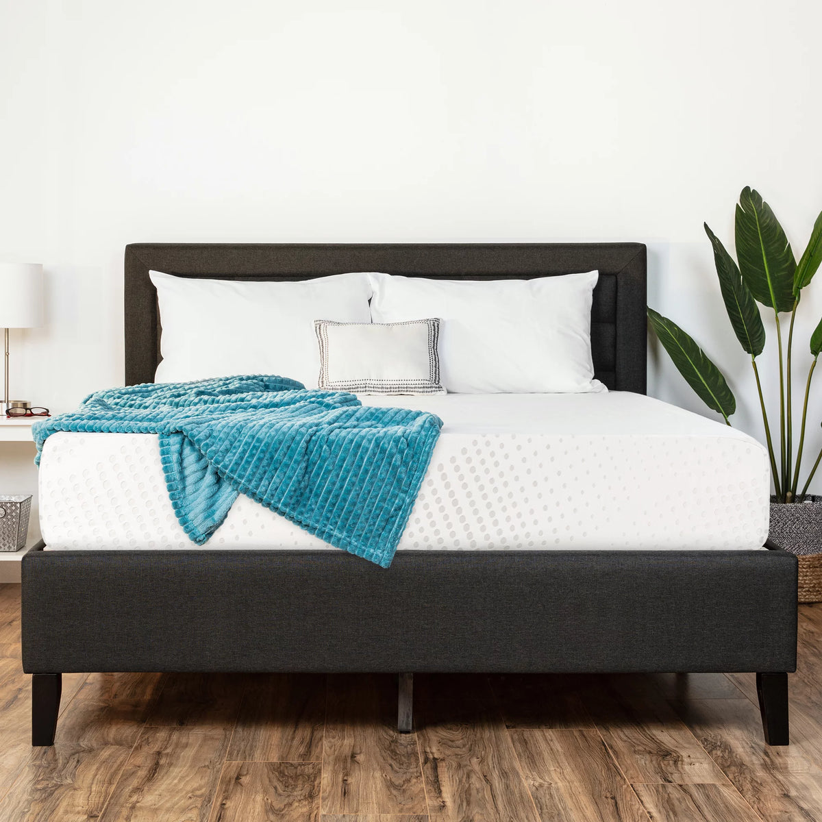 Queen Size Dual Layered Memory Foam Mattress X738