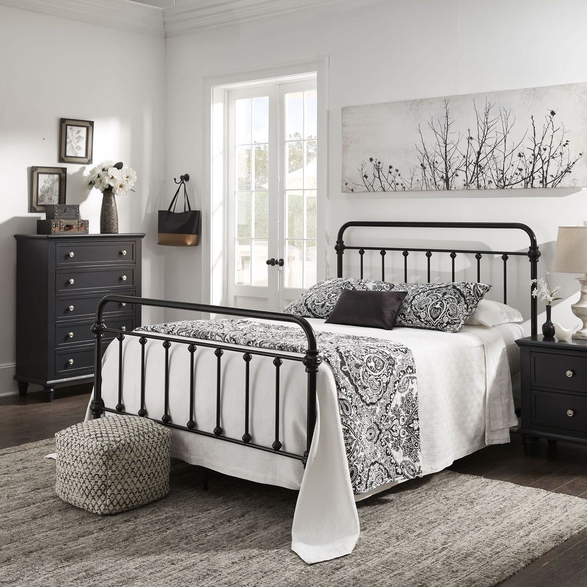 Queen Metal Bed Y783293